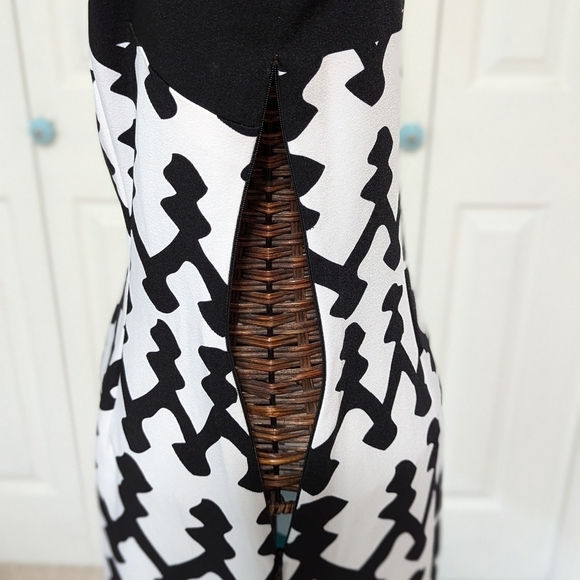 Voir Voir Like New Sleeveless Round Neck Classic Fitted Slip Dress - Picture 6 of 13